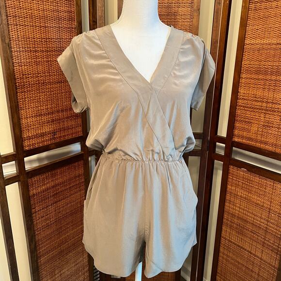Babaton Corbett Silk Romper Olive Green POCKETS size Small - Picture 2 of 12
